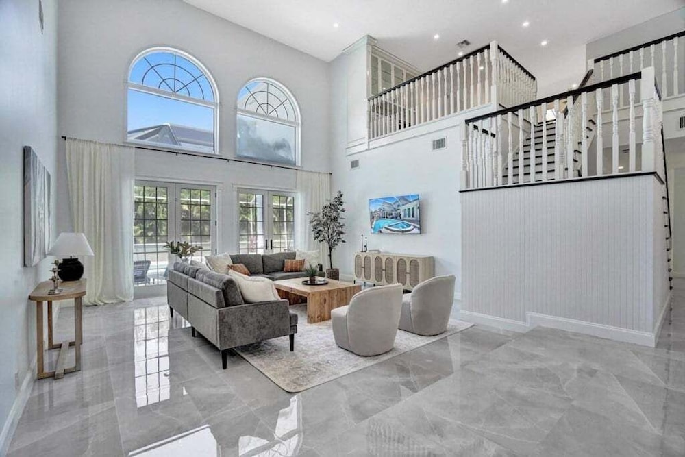 6br Elegant Hollywood Lakes Mansion W/ Pool & Spa 6 Bedroom Home