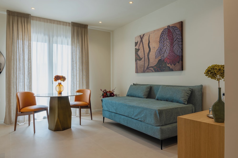 Hera rooms and suites