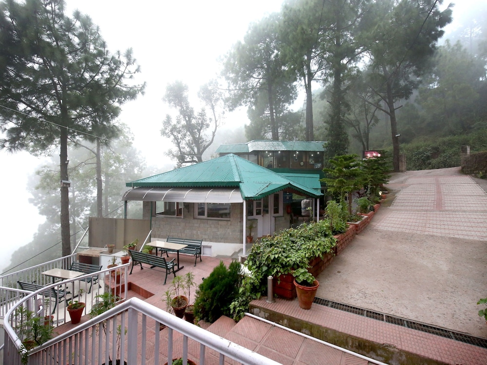 OYO 9660 Blossom Resort