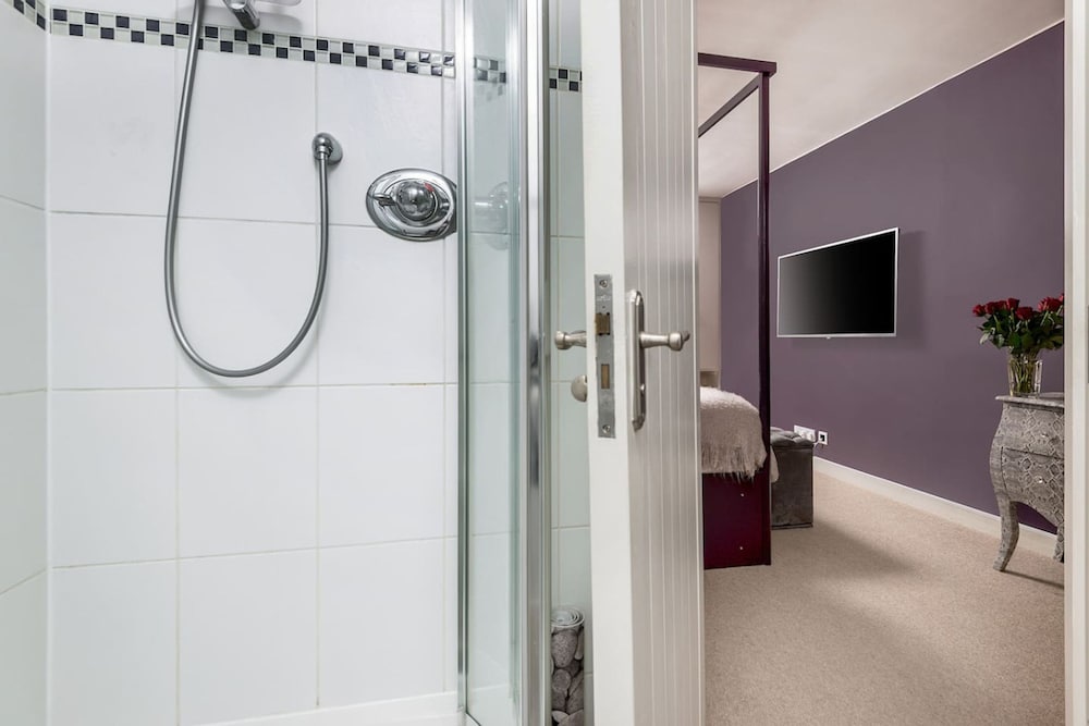 Crazy fox Rooms in Berkshire