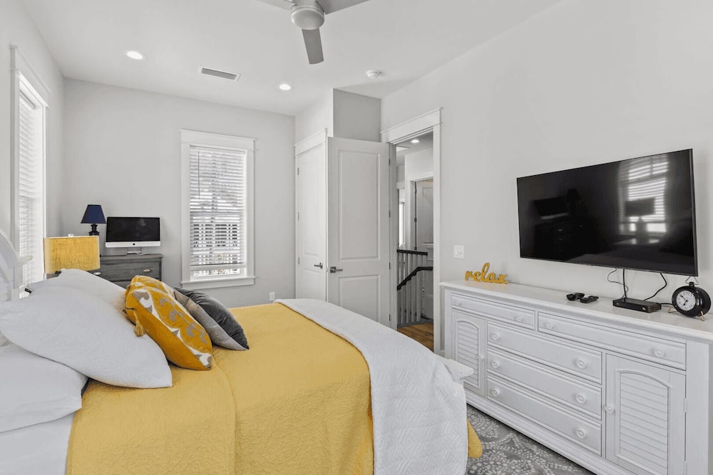 30A Salt Life by Avantstay Golf Cart + Pool Blue Mountain