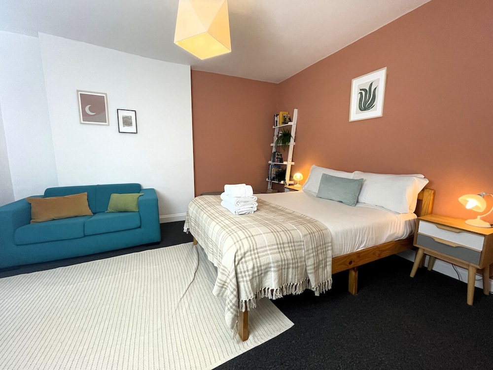 Contemporary Garden Flat in Clifton view 2