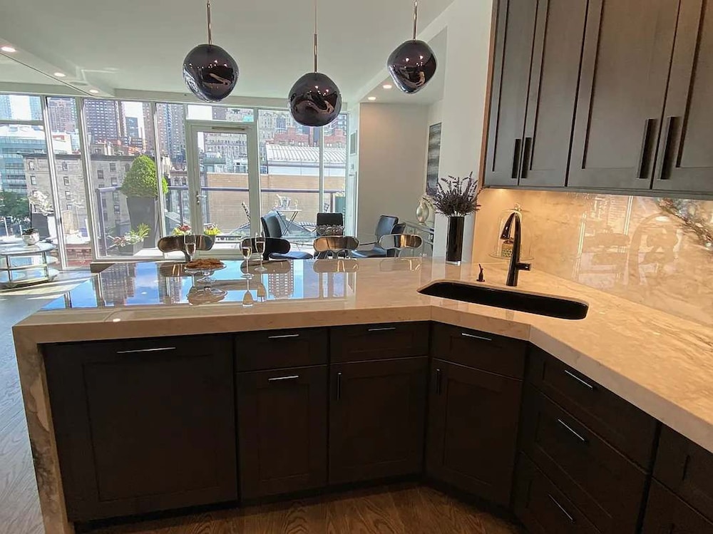 Vesper Court by Rove Duplex PH w Hot Tub Roof