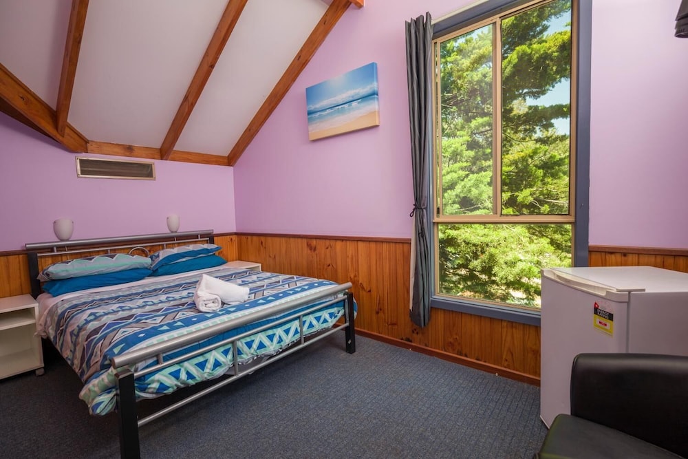 Dunsborough Beachouse YHA Hostel