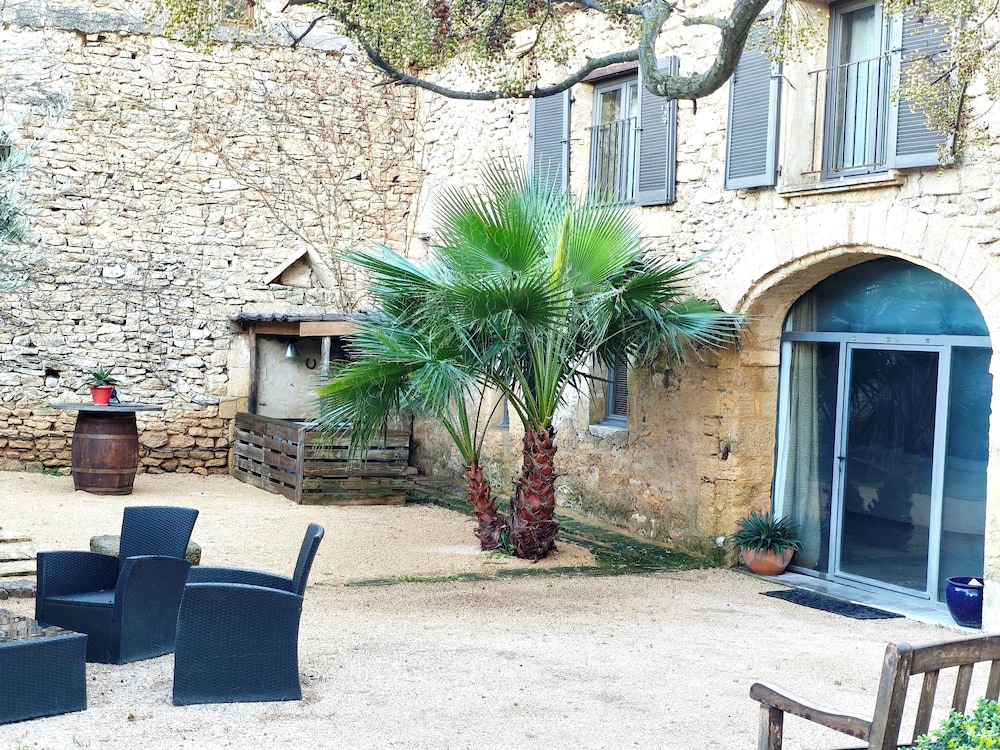 Mas de Castille Guest House