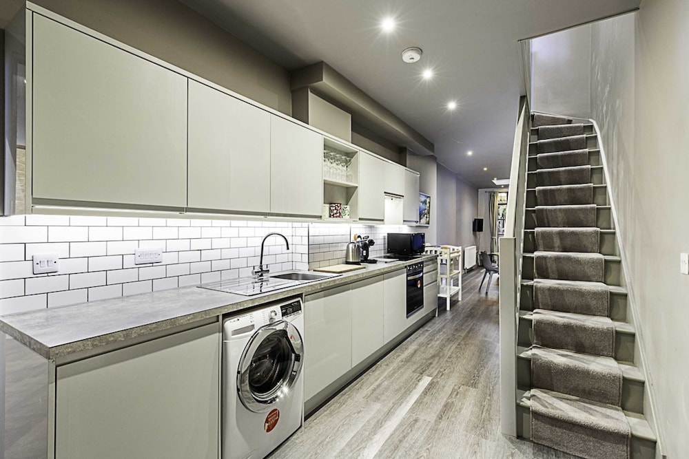 Stunning 5 Bed House in Willesden Green!