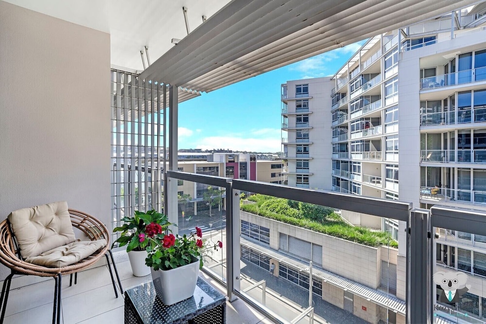 Kozyguru | Barangaroo | Waterfront Views Studio