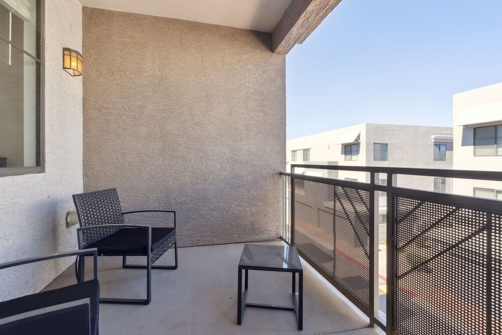 CozySuites at Zone Westgate