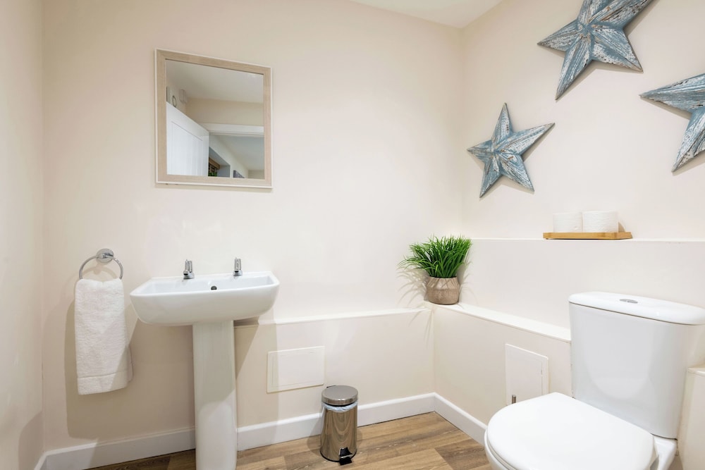 Dovestone Cottage