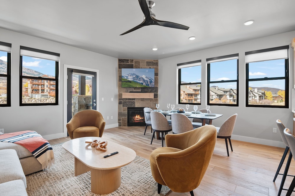 Mountain View Magic - Mayflower Lakeside