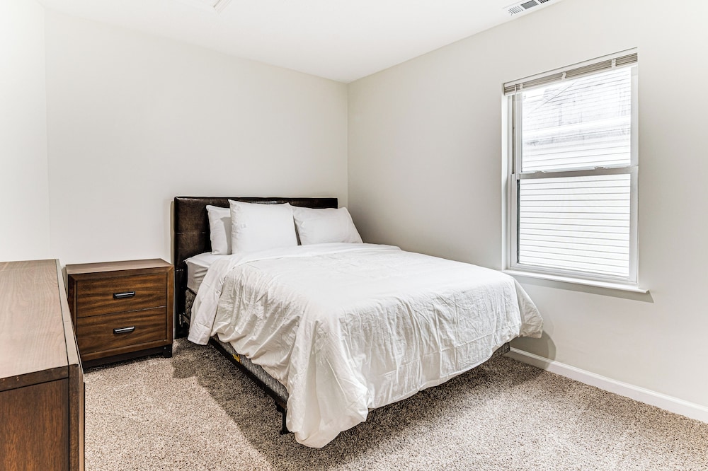 3 Mi to Downtown: Pet-friendly Indianapolis Home
