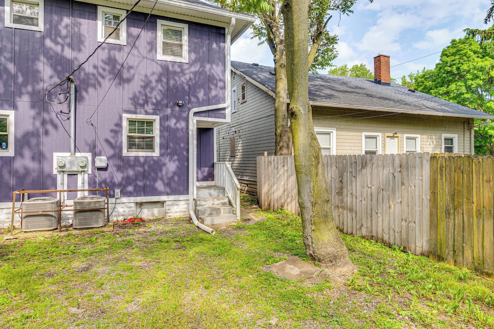 2 Mi to Mass Ave: Convenient Townhome w/ Yard!