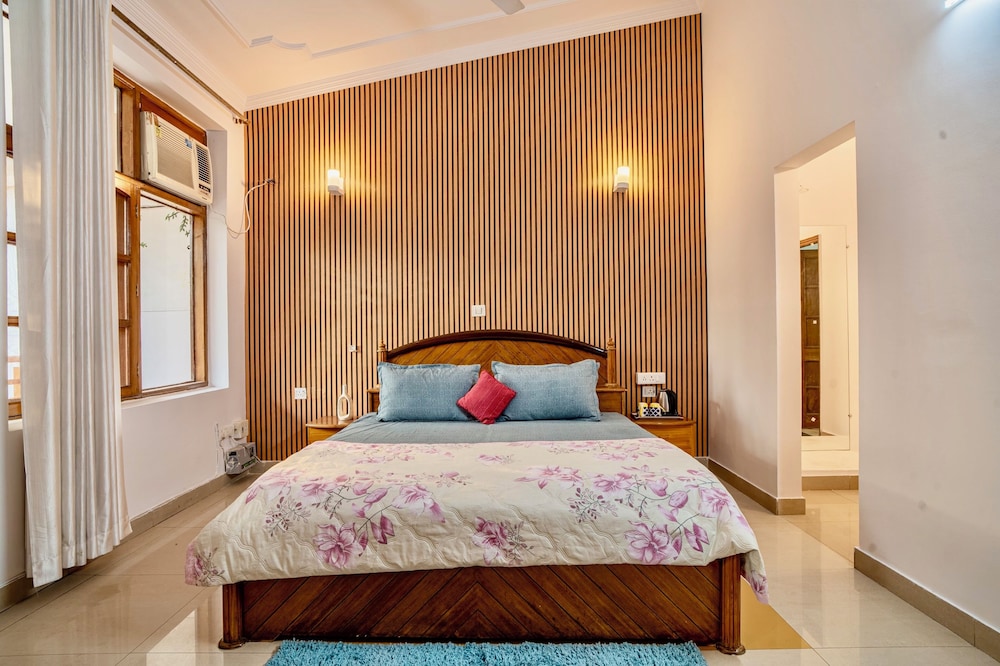White House By The Ganges