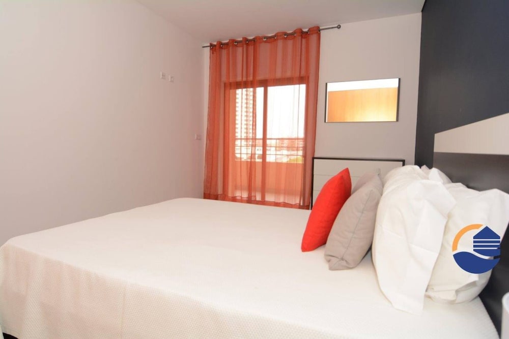 14 in Portim o With 1 Bedrooms and 1 Bathrooms