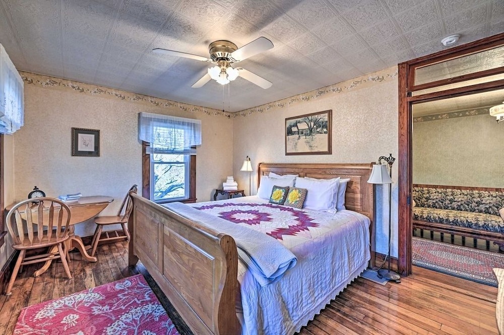 10 Mi To Gore Mountain: Home In Adirondack Park 5 Bedroom Home