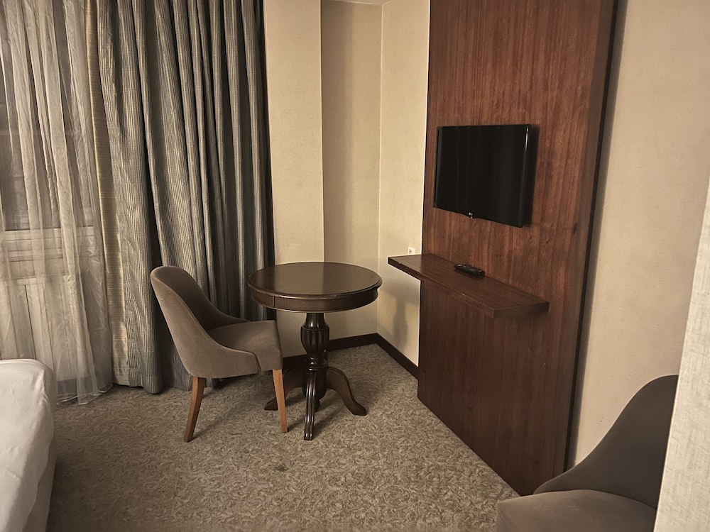 Vali Erdogan Konuk Evi Hitit Otel - Image 5