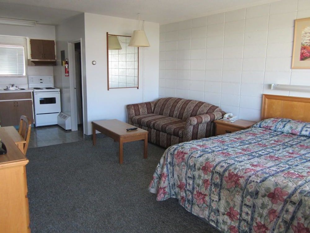 Camelot Court Motel - Image 3