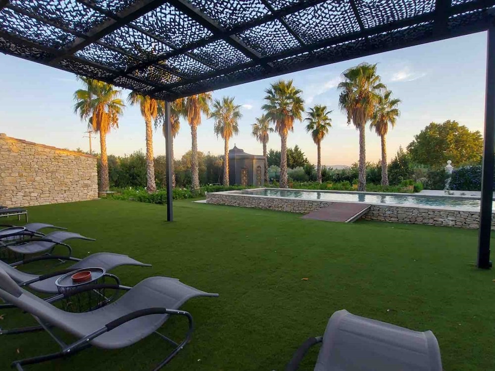 Chambre Luxe Piscine Jardin vue Palmeraie Cuisine