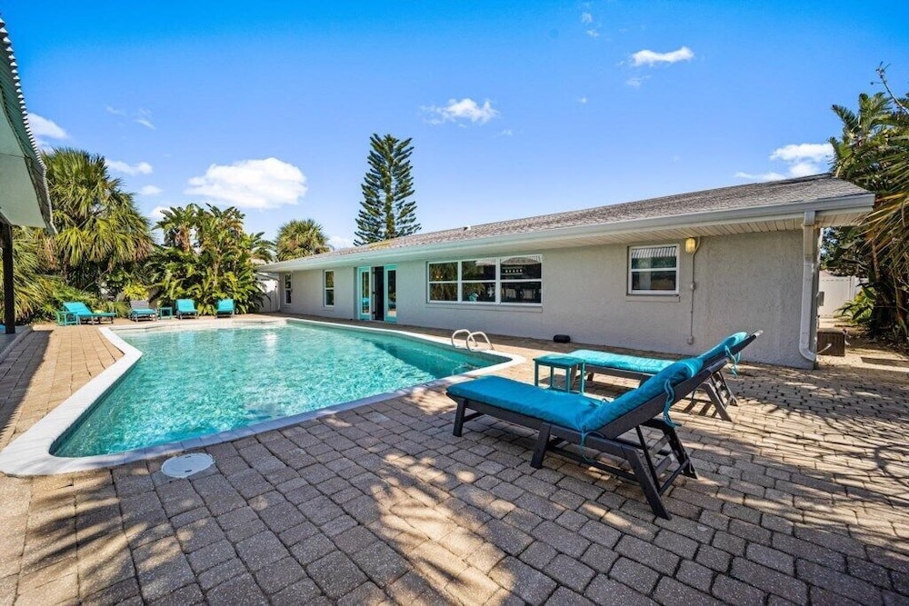 Canal Front Beach Home, Private Pool