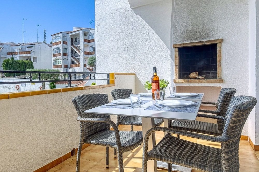 Apartment in Roses by Rocky Beach