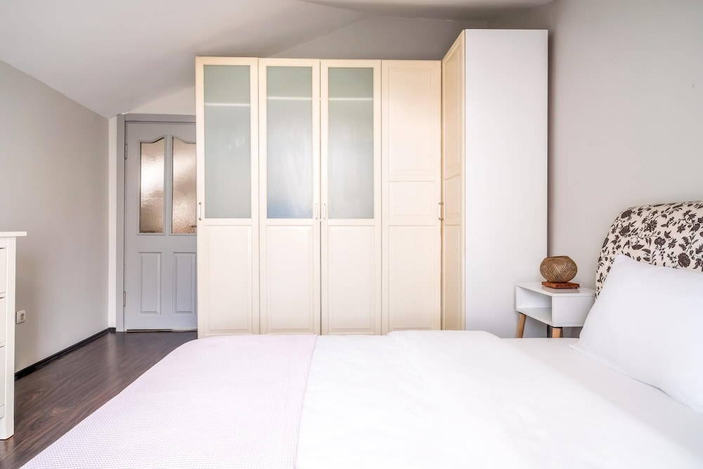 Chic Modern Flat With Terrace in Istanbul Florya