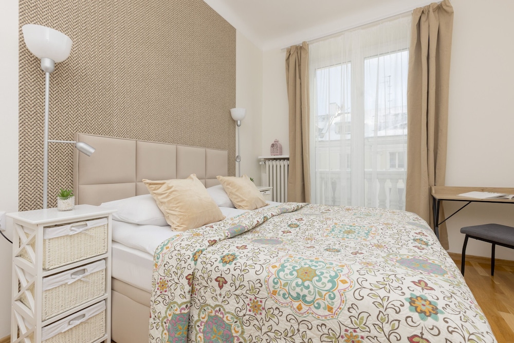 Apartment Mochnackiego Warsaw by Renters view 2