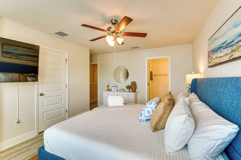 Steps to Ocean: Chic Home w/ Patio in Port St Joe!