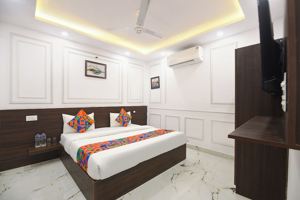 Fabhotel Dream Stay Inn