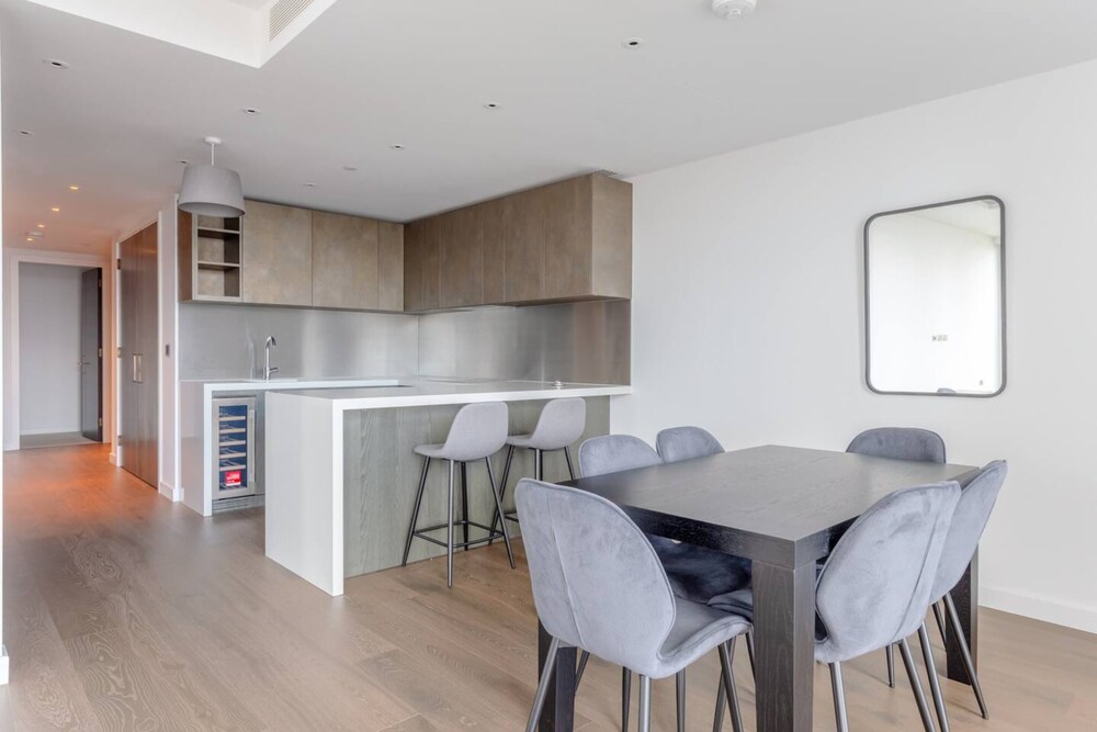 Luxurious 3BD Flat by the River Thames - Vauxhall