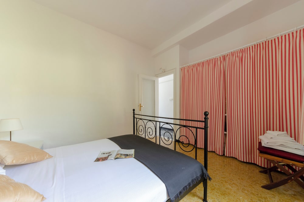 Monterosso Apartments