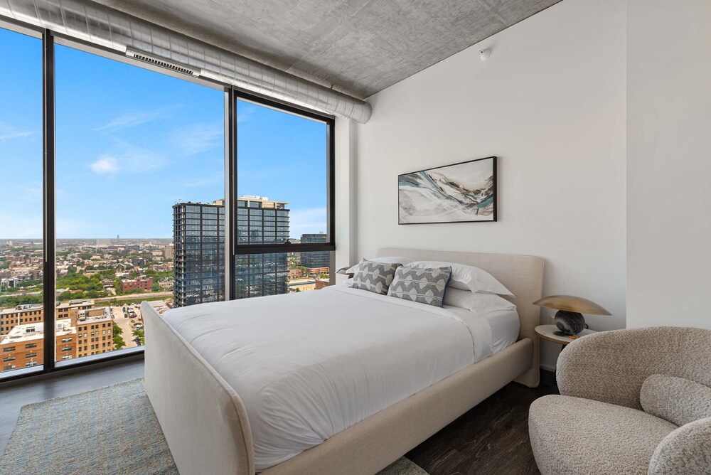 Cloud9 4apt in Building Fultonmkt The Cubist