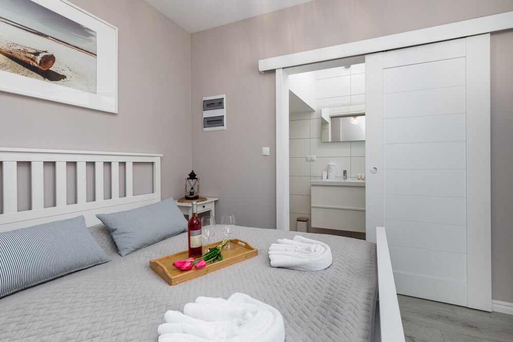 Dąbrówki Apartment by Renters