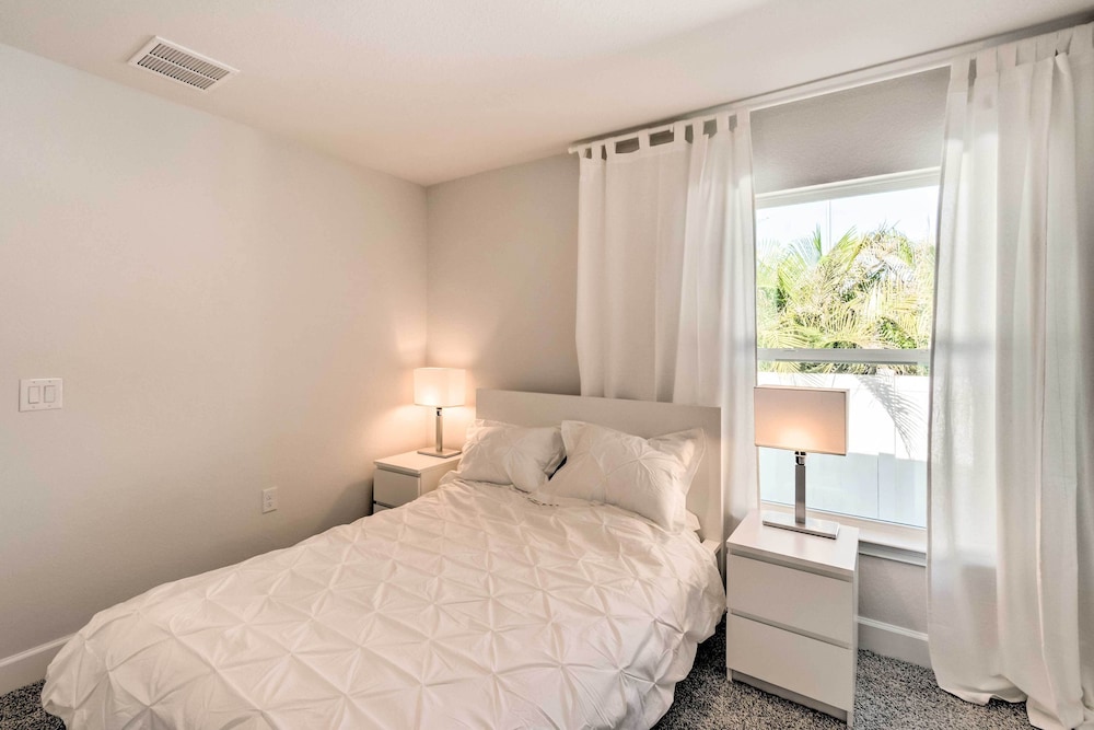 Elegant Port Charlotte Home < 10 Mi to Beach!