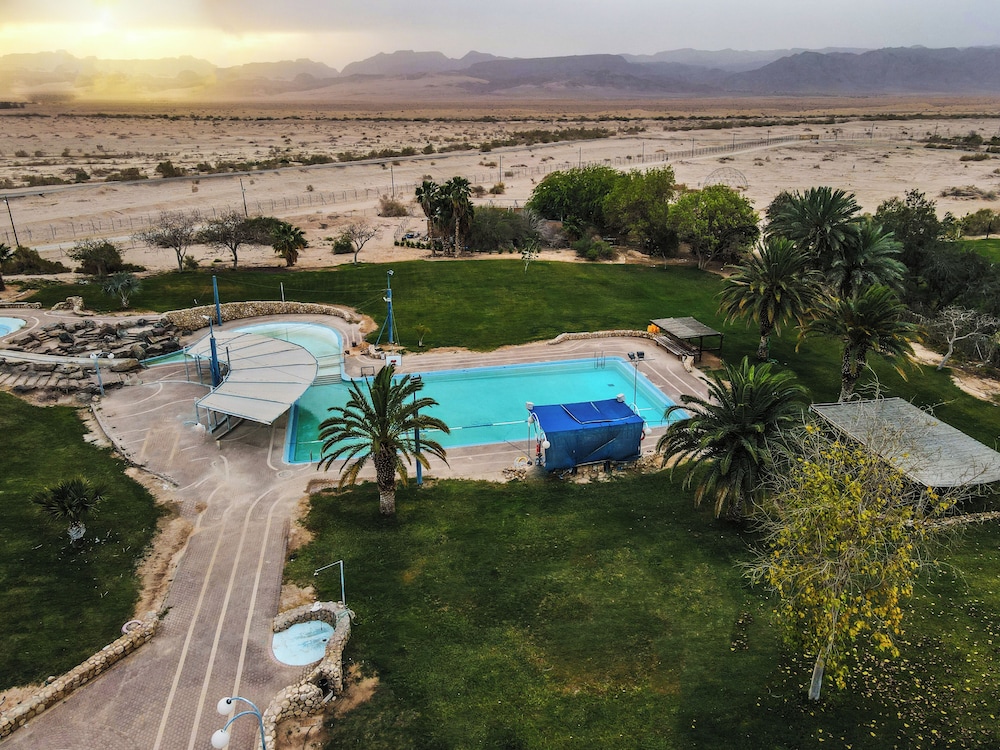 Lotan Desert Travel Hotel
