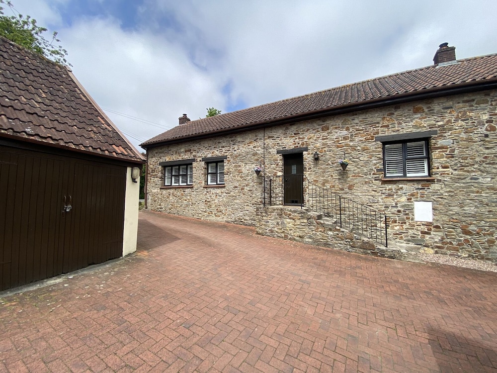 1 Old Farm Court