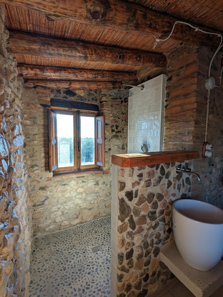 Casa Hostalets - In the Middle of the Olive Trees