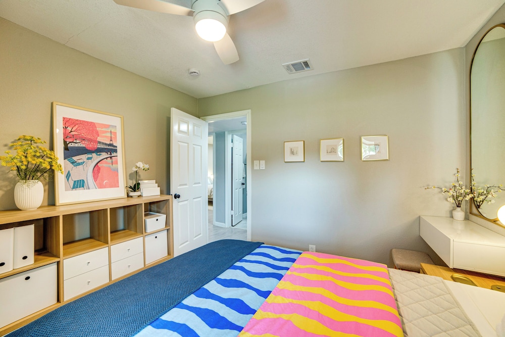 Spacious Family Home, 5 Mi to Galleria Dallas!