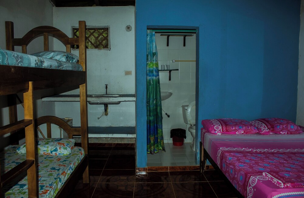 Wira Pora Hostal