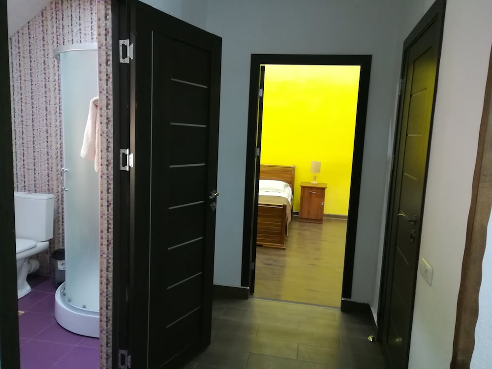 Art Garden Hostel and Tours