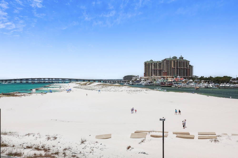 East Pass Towers 305 2 Bedroom Condo by RedAwning