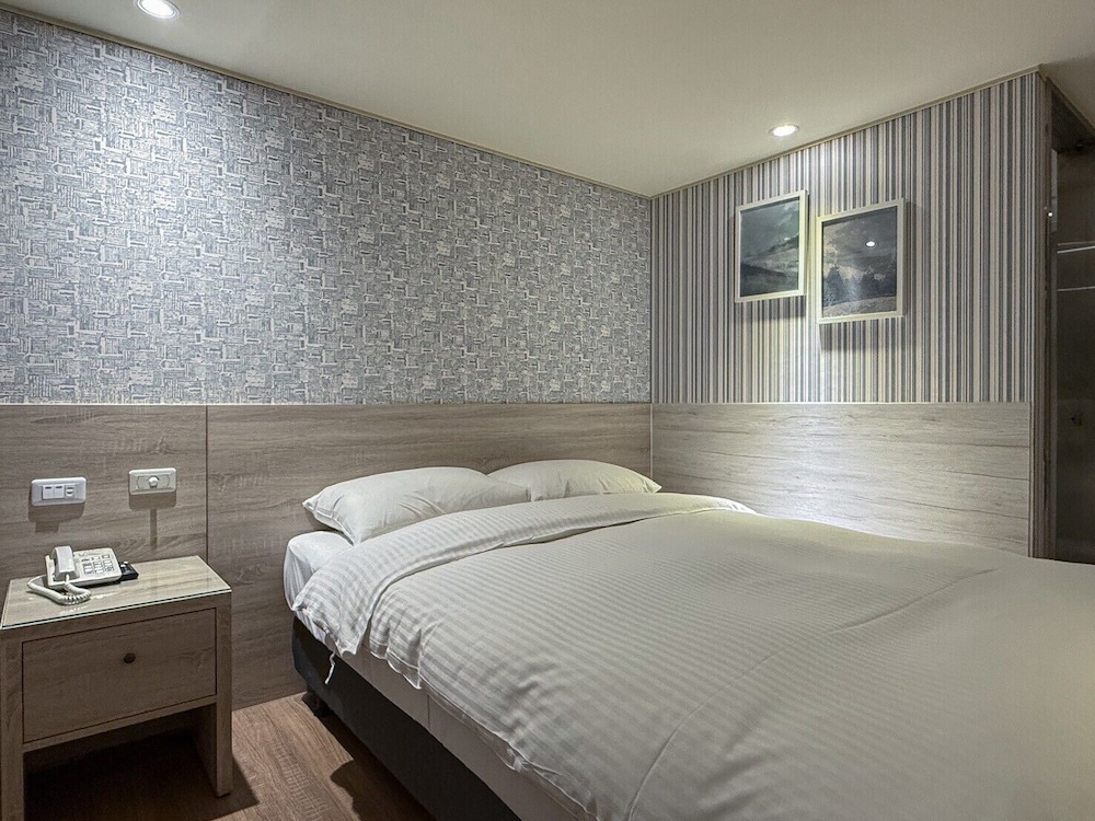 ElEnce Hotel