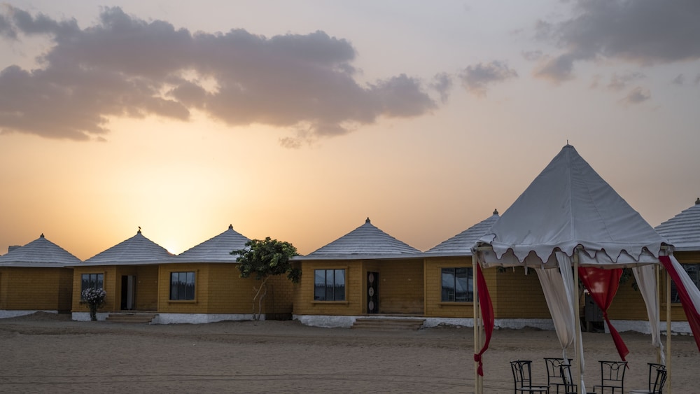 Sunrise Desert Resort