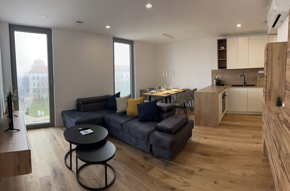 Garden Residence - Premium Alpine View Apartment