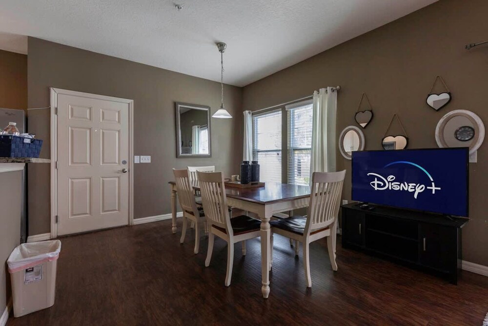 4BR Family Townhouse Steps to Disney