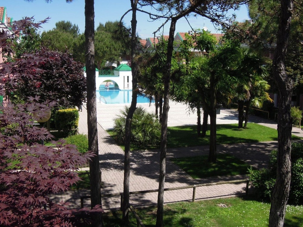 Spacious Apartment With Terrace and Pool in Bibione