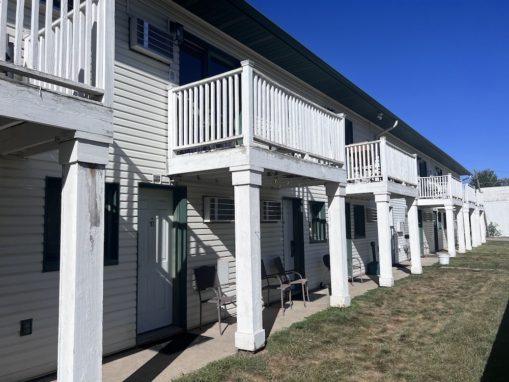 Hampton Motel