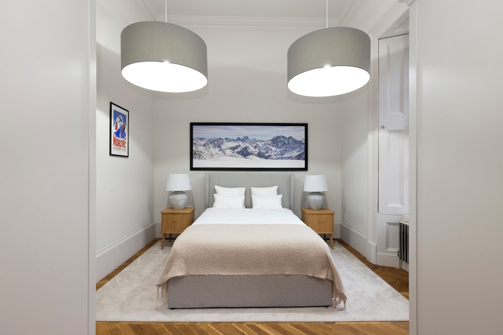Modern studio in Edinburgh West End