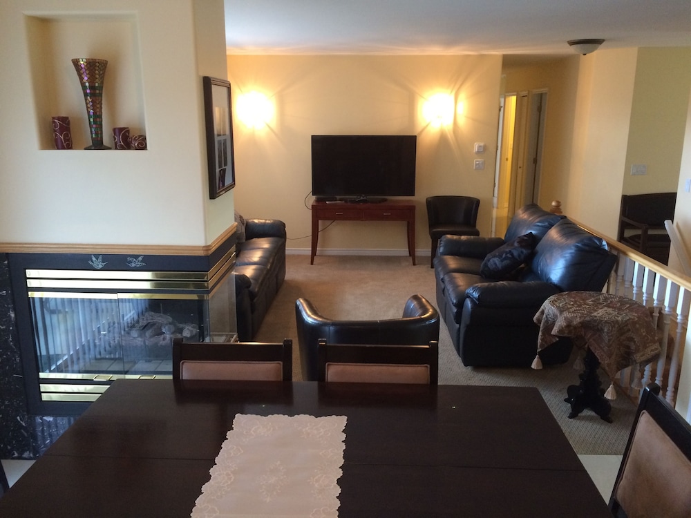 Acker Vacation Homes & Suites view 3