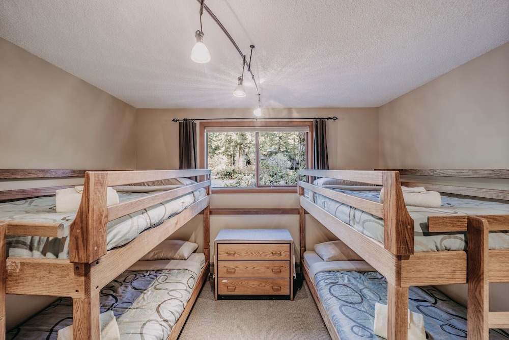 Glacier Mt Baker Lodging