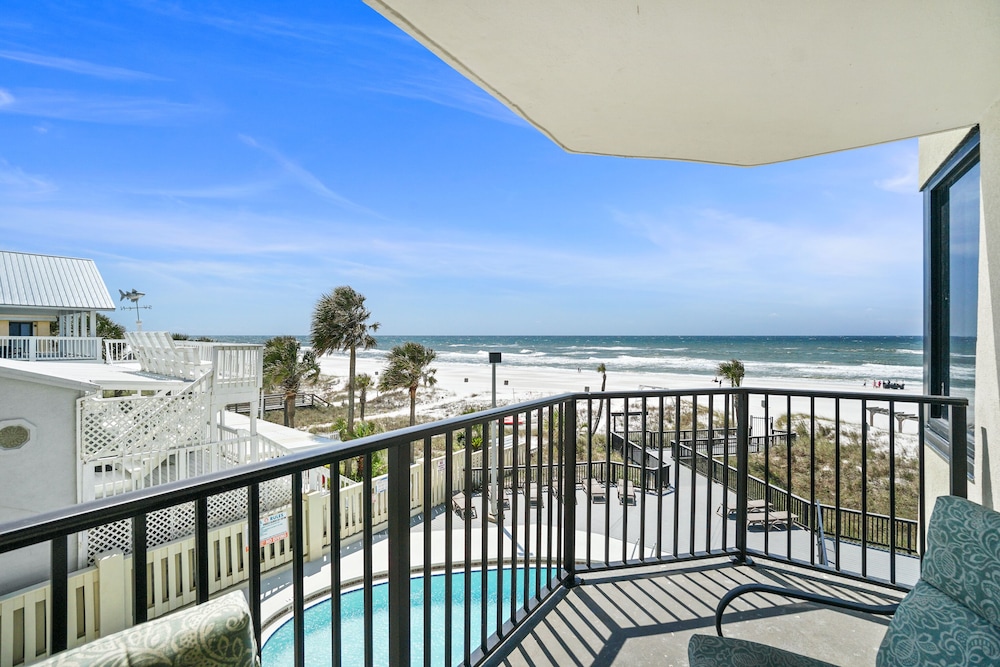 Sunbird Beach Resort By PHG